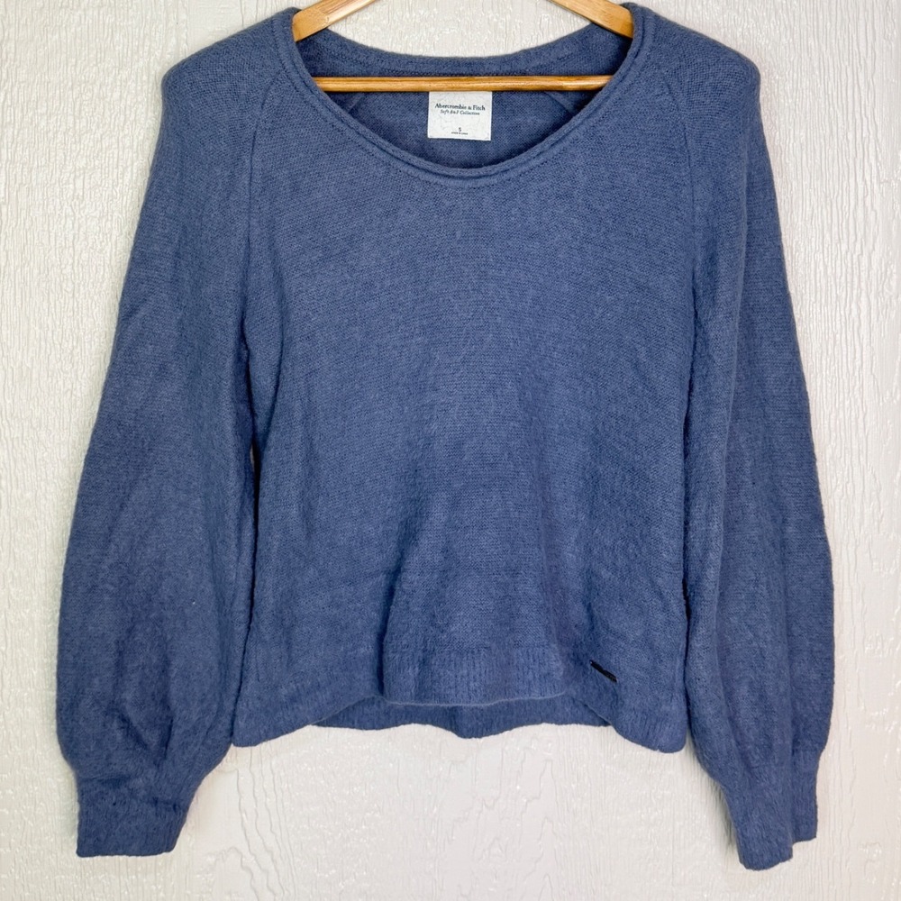 Abercrombie & Fitch Soft AF Collection Blue Balloon Sleeve Knit Sweater Small